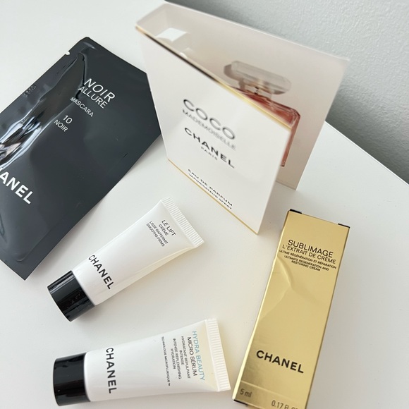 Chanel Bundle 🤍 - Picture 2 of 4